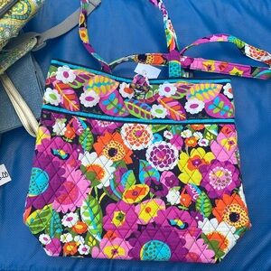 VERA BRADLEY  Multi color Floral toggle top QUILTED TOTE BAG PURSE & coin purse